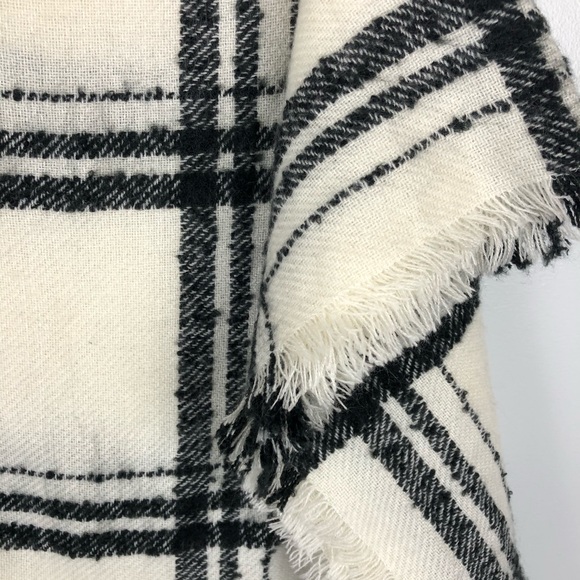 American Eagle Outfitters Black and White Scarf or Wrap - Picture 2 of 6